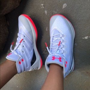 Size 7 1/2 under armuor shoes. Great condition.